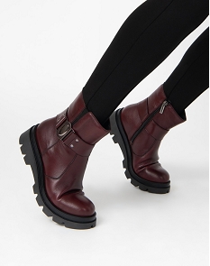 GEMO Boots femme crantées à boucle métallique et dessus cuir - Tanéo Rouge