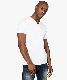 tee-shirt homme regular fit manches courtes et col tunisien blanc tee-shirts4747501_1