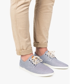 GEMO Baskets homme tige basse en toile avec lacets en corde Dessus rayé Bleu