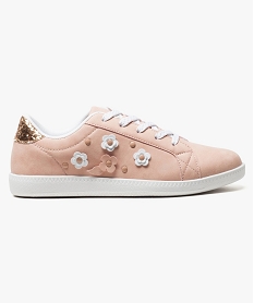 GEMO Baskets basses similicuir et fleurs en relief rose standard