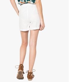 short large en lin avec ceinture a nouer blanc shorts7206301_3