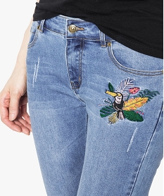 pantacourt en jean avec broderies oiseau gris7215801_2