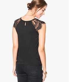 tee-shirt femme en viscose avec epaules en dentelle noir7259501_3