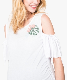 tee-shirt de grossesse avec epaules denudees et motif poitrine blanc7269001_2