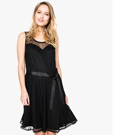 GEMO Robe en voile avec motifs plumetis ouverte dans le dos noir standard