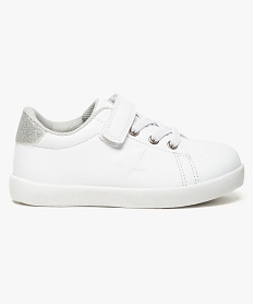 BAIN JAUNE CHAUSSURE SPORT BLANC