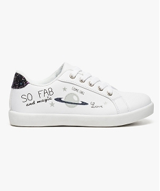 GEMO Baskets basses avec empiècement pailleté et motifs espace sur le côté blanc standard