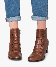 GEMO Boots femme à talon au look rétro avec brides et boutons marron standard