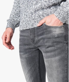 jean slim effet use gris jeans7747201_2