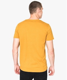 tee-shirt uni a manches courtes imprime a lavant jaune7769501_3