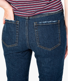 jean slim taille haute avec usures aux poches et dans le bas gris7782801_2