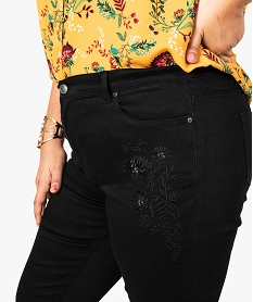 pantalon femme 5 poches en stretch avec broderies sur les cuisses noir pantalons et jeans7788301_2