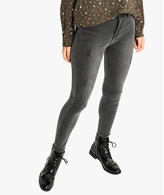 JUPE ROUGE PANTALON GRIS