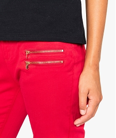 pantalon femme slim avec fausses poches zippees devant rouge8056601_2