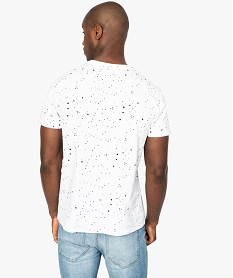tee-shirt homme imprime avec inscriptions sur lavant blanc8557201_3