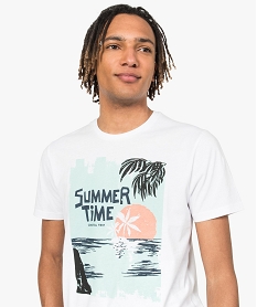 tee-shirt homme avec motif coucher de soleil sur lavant blanc8562201_2
