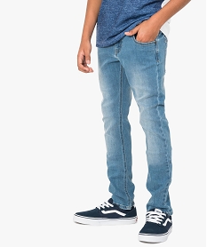 jean garcon coupe skinny delave avec fibres recyclees gris jeans8811201_1