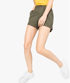 GEMO Short femme en coton twill avec revers et patte boutonnée Vert