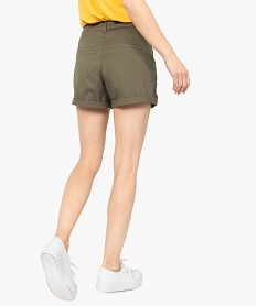 short femme en coton twill avec revers et patte boutonnee vert shorts8870701_3