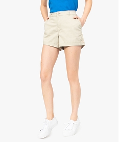 short femme en coton twill avec revers et patte boutonnee beige shorts8870901_1