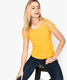 tee-shirt femme a manches courtes en dentelle jaune8895101_1