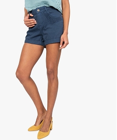 short femme en toile avec broderie en dentelle sur les poches bleu shorts9104501_1