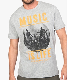 tee-shirt homme a manches courtes et motif musique sur lavant gris9127401_2