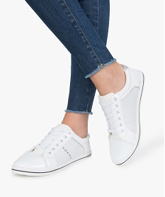 tennis femme a lacets details vernis et clous decoratifs blanc baskets et tennis9150501_1