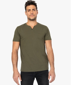 GEMO Tee-shirt homme regular fit manches courtes et col tunisien Vert