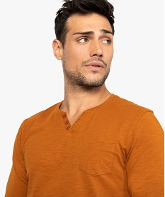 tee-shirt homme a manches longues et petit col v trois boutons orange9216301_2