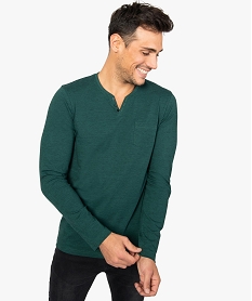 GEMO Tee-shirt homme à  manches longues et petit col V trois boutons Vert