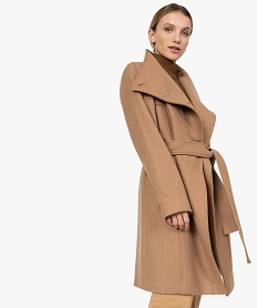 CHAUSSURE TALON NOIR MANTEAU CAMEL