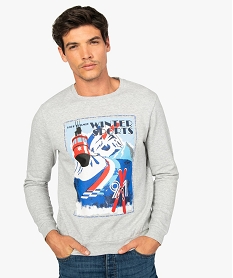 sweat homme avec motif sports dhiver sur lavant gris9465401_1