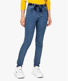 jean femme coupe slim avec inscription brodee en bas de jambe bleu pantalons jeans et leggings9478301_1