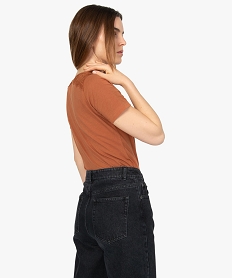 tee-shirt femme a manches courtes avec epaules en dentelle brunA012801_3