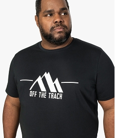 tee-shirt homme avec motif montagne sur lavant noirA144701_2