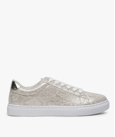 baskets femme a lacets en matiere texturee metallisee gris baskets et tennisA333501_1