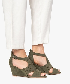 GEMO Sandales femme à talon compensé et dessus ajouré kaki standard