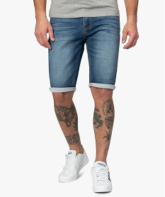bermuda homme en denim avec taille ajustable par cordon gris shorts en jeanA418001_1