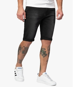 bermuda homme en denim avec taille ajustable par cordon noir shorts en jeanA418201_1