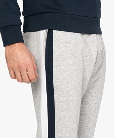 pantalon de jogging homme avec bandes bicolores sur les cotes gris pantalonsA430701_2