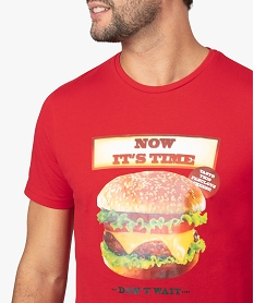 tee-shirt homme avec motif burger sur lavant rougeA442701_2