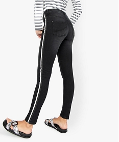jean femme coupe slim avec liseres bicolores sur les cotes noir pantalons jeans et leggingsA456901_3
