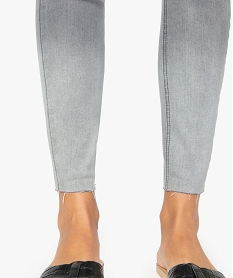 jean femme slim taille haute en coton stretch a bord franc grisA457701_2