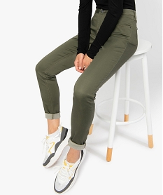 GEMO Pantalon femme coupe slim en toile extensible Vert