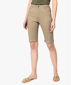 bermuda femme en toile unie avec revers cousus brun shortsA470901_1