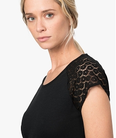 tee-shirt femme a manches dentelle contenant du coton bio noirA501401_2