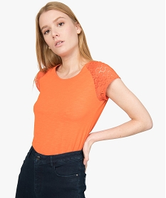 tee-shirt femme a manches dentelle contenant du coton bio orangeA502501_2