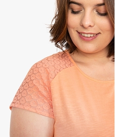 tee-shirt femme grande taille avec dentelle et contenant du coton bio orangeA503001_2