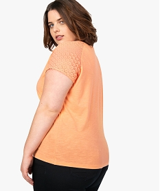 tee-shirt femme grande taille avec dentelle et contenant du coton bio orangeA503001_3